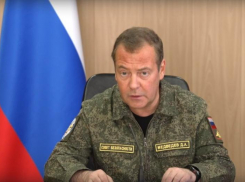 Медведев побывал на полигоне под Астраханью