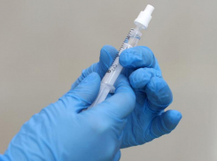 В астраханских поликлиниках можно привиться от COVID-19 через нос