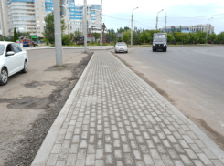 В Астрахани преобразился тротуар на Набережной Приволжского затона