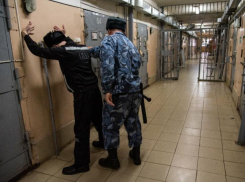 В астраханской исправительной колонии осуждённый напал на сотрудника и избил его