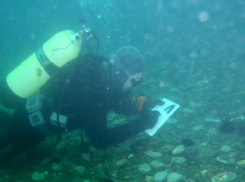 В Астрахани водолазы очистили дно канала имени Варвация для съемок телефильма