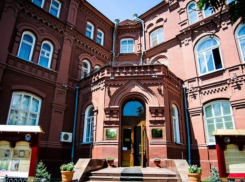 Более 400 раз семьи участников СВО посетили астраханские культурные мероприятия