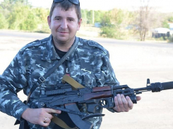 Астраханские чиновники выпустили выступить перед детьми неоднократно судимого мужчину 