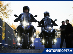 Губернатор Бабушкин на стальном коне покорил астраханцев