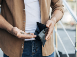 В Астрахани фирма задолжала геологу зарплату на сумму в 840 тысяч рублей 