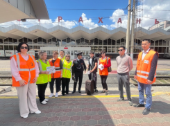 Астраханцам напомнили правила безопасного поведения вблизи железной дороги