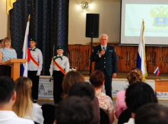 В астраханской школе открыли первый в регионе таможенный класс