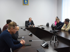 В парке Астрахани поставили 370 фонарей, но ни один не работает