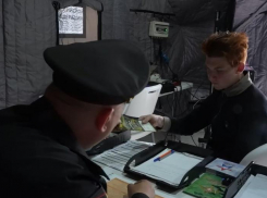 В северных районах Астраханской области завершил работу мобильный пункт по отбору контрактников