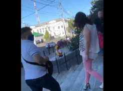 Руководитель профсоюза астраханского завода обматерил охранника