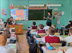 Школьникам в Астраханской области напомнили о правилах безопасности на железной дороге