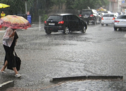 Астраханцев ждет шквалистый ветер и ливень с грозой