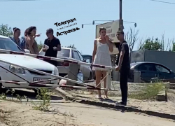 Орда не покидает городской пляж: с астраханцев все ещё требуют оплату