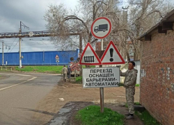 Новые знаки, пешеходные переходы, ограждения: что делают на дорогах в Астрахани