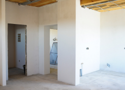 Экс-начальник лесхоза лишил астраханца денег и недвижимости 