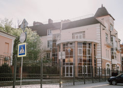 Пожилая астраханка избила судебного пристава