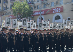 Около 60 тысяч человек приняли участие в параде Победы в Астрахани