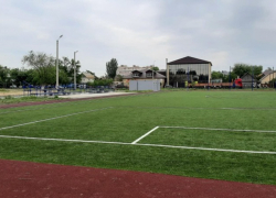 В двух астраханских школах построили стадионы 