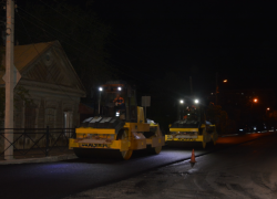 Ночью на астраханской улице появилось 600 тонн асфальта