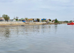 В Астрахани начнут поиски лиц, сливших в Волгу нефтепродукты