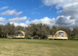 В Астрахани средняя зарплата сферы гостеприимства выросла на 7,4 тысячи рублей