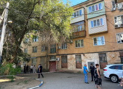 В Астрахани экстренно эвакуировали жильцов многоэтажки, в доме серьезная угроза