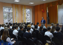 Игорь Седов заглянул в будущее вместе с астраханскими школьниками