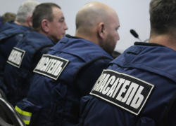 На День всех влюбленных жительница Астрахани не смогла снять кольцо, ее пришлось спасать