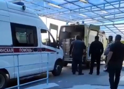 В Астрахани водитель реанимобиля не пускал скорую с пациентами в больницу