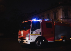 Сразу три крупных пожара вспыхнули за ночь в Астрахани