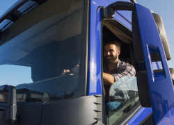 На улице Адмиралтейской в Астрахани большегрузам нельзя будет ездить до декабря 