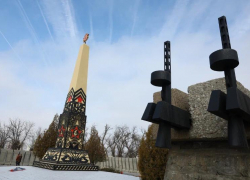Ко Дню Победы в Астрахани откроют обновленный обелиск павшим героям