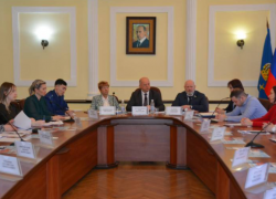 Глава Астрахани: профилактику наркомании нужно проводить и среди взрослых