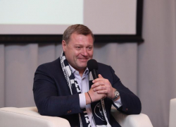 Игорь Бабушкин поздравил астраханцев с Днём молодёжи