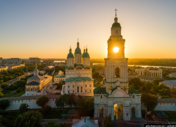 Астраханцы могут зарабатывать 45 тысяч рублей на прогулках по городу 