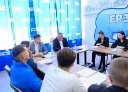 Игорь Мартынов встретился с астраханскими волонтёрами