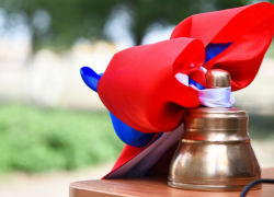 Игорь Мартынов поздравил астраханских педагогов со Всемирным днем учителя