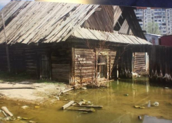 Фото дня: обычный не аварийный астраханский дом