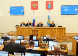 В Астраханской области начал действовать новый закон о приемных семьях