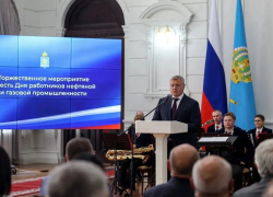В Астраханской области работников нефтегазовой отрасли поздравили с профессиональным праздником