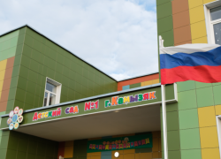 Под Астраханью открыли двухэтажный детсад с игровыми площадками