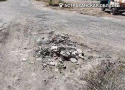 Дорога перед астраханской психбольницей травмирует пациентов и ломает машины