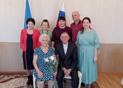 В Астрахани супруги Смирновы отпраздновали бриллиантовую свадьбу