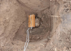 В Астраханской области нашли опасную гранату, она лежала в земле со времен войны