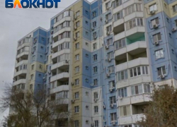 В астраханской многоэтажке отключили лифты из-за ЧП: ребенок, зажатый дверью, получил переломы