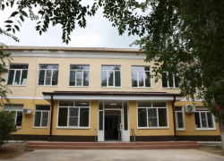В астраханском поселке Волжский на 95% отремонтировали среднюю школу