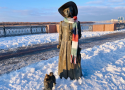 Дама с собачкой в Астрахани утеплилась к зиме