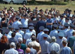 В Астрахани простились с погибшим полковником полиции Евгением Гущиным