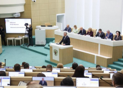 Игорь Бабушкин напомнил Валентине Матвиенко о деревянной канализации в Астрахани