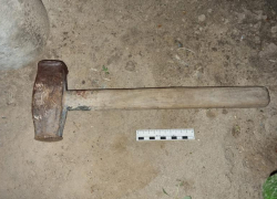 Пьяный астраханский пенсионер забил знакомого кувалдой